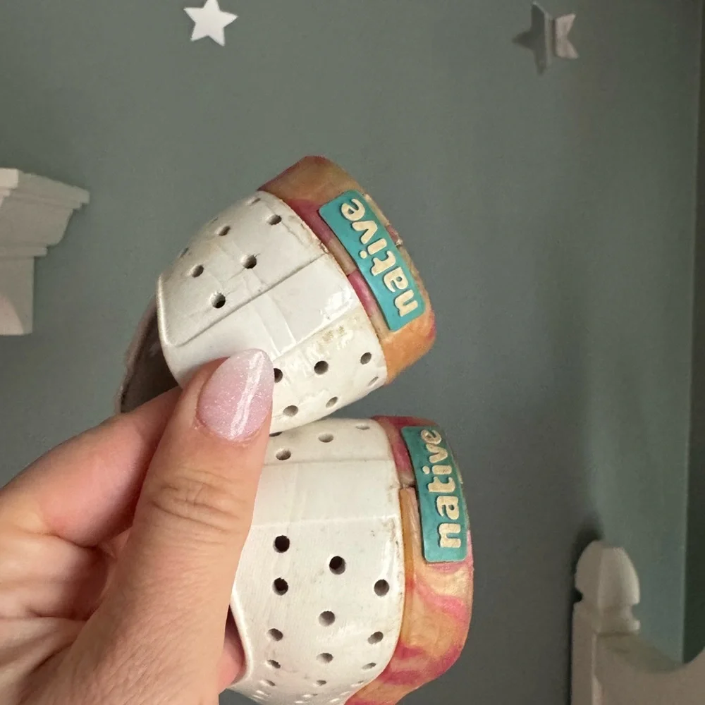 Native little girl’s water shoes